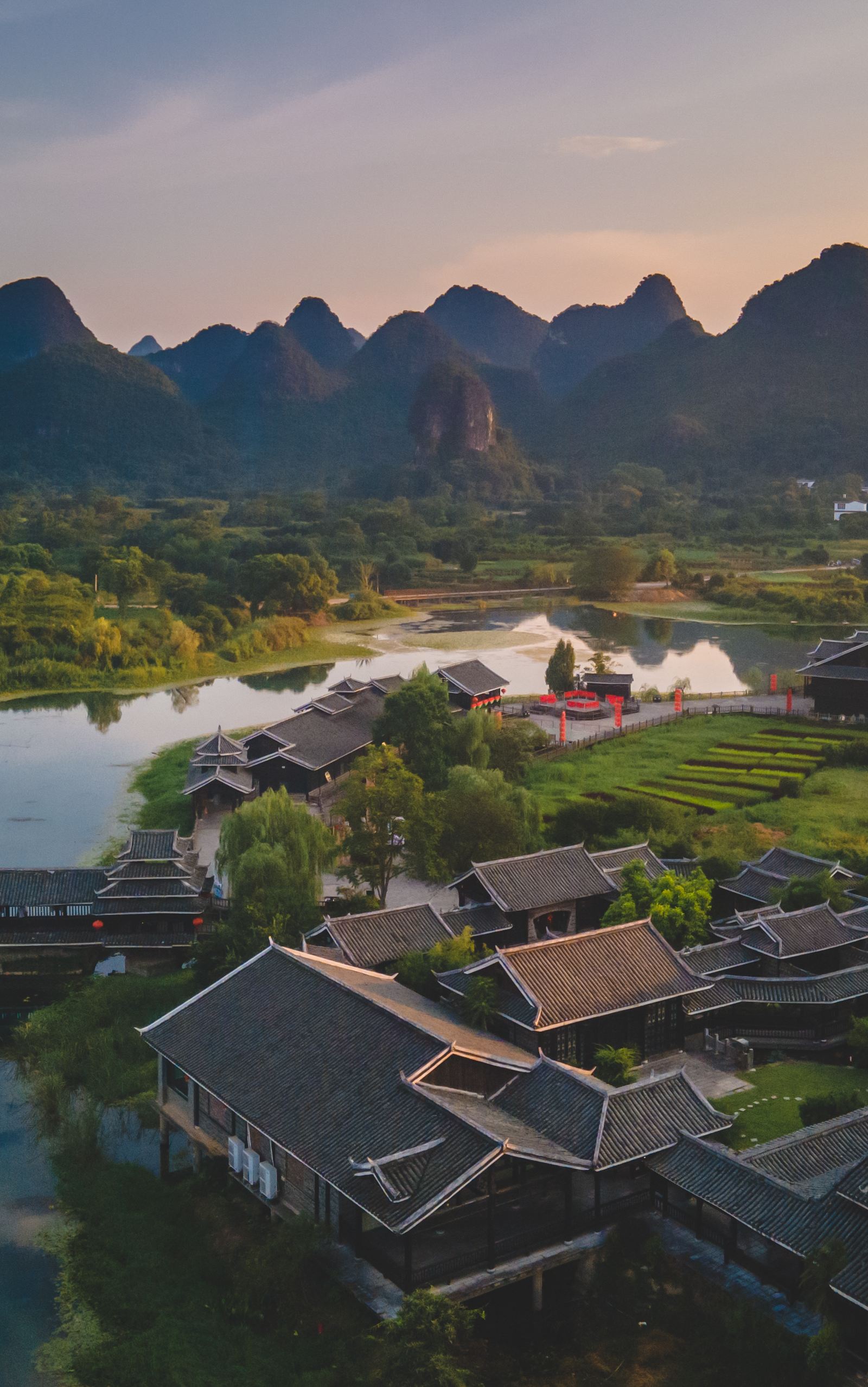 【漓江仙境】大漓江游船+銀子巖+遇龍河雙人漂流+世外桃源+古東瀑布+象鼻山+山水間